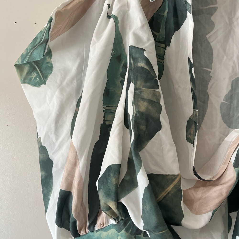 Tropical Leaf Print Women's Top - Picture 5 of 8